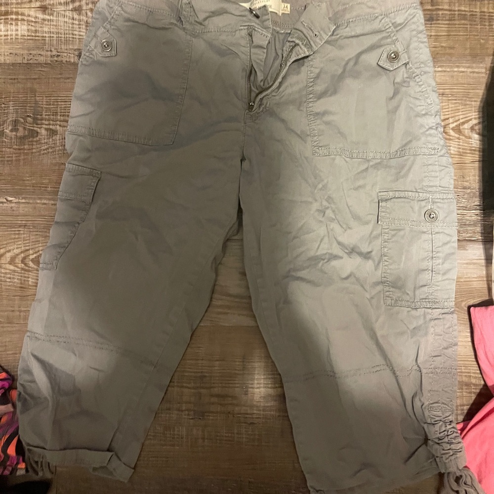 Capris size 14 NWT